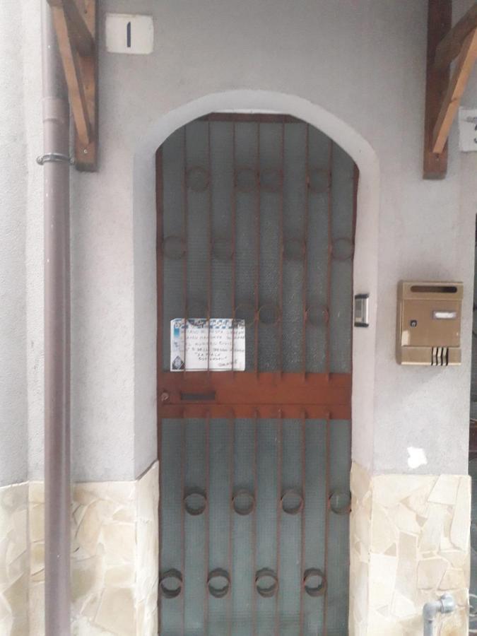Casa Agatina Apartment คาตาเนีย ภายนอก รูปภาพ
